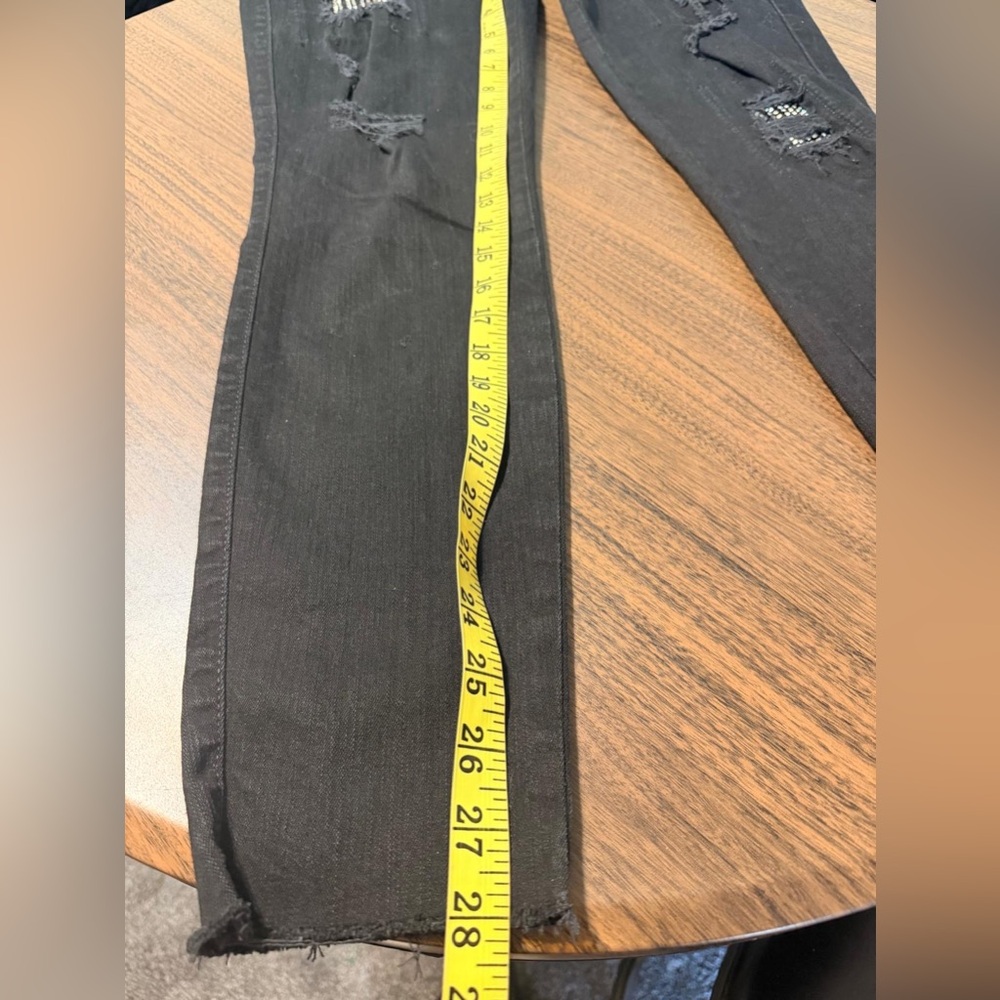 Guess Women's Black Skinny Jeans - Picture 8 of 9